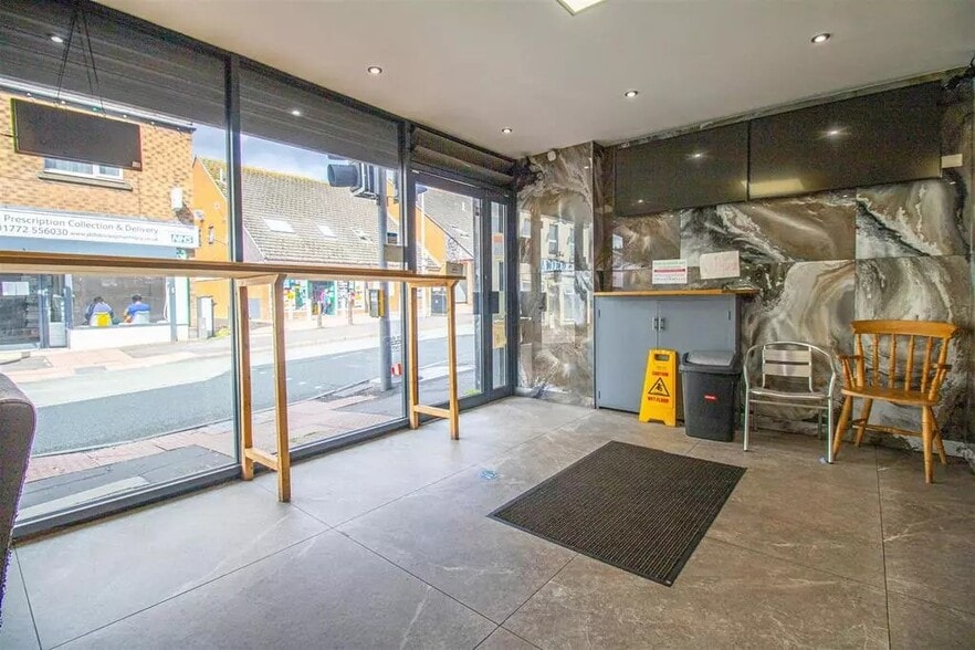 60 Plungington Rd, Preston for sale - Interior Photo - Image 3 of 13