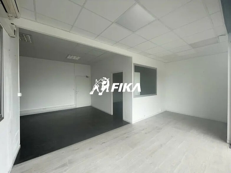 Light Industrial in Toulouse to rent - Interior Photo - Image 3 of 12