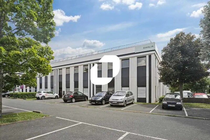 Office in Villebon-sur-Yvette to rent Building Photo- Image 1 of 20
