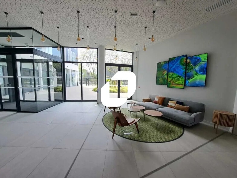 27-29 Rue De Paris, Bobigny to rent - Building Photo - Image 1 of 17