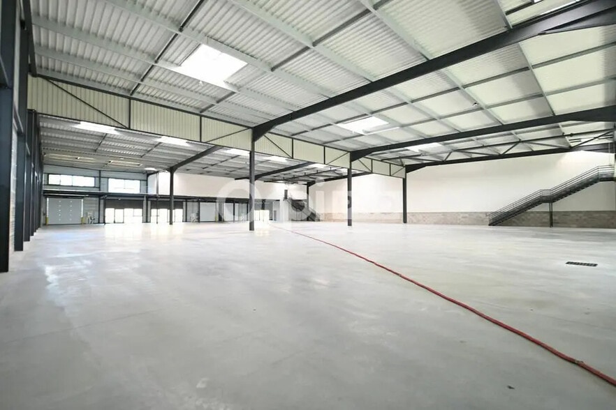 4 Impasse Joséphine Baker, Saint-Laurent-de-Mure to rent - Interior Photo - Image 2 of 27