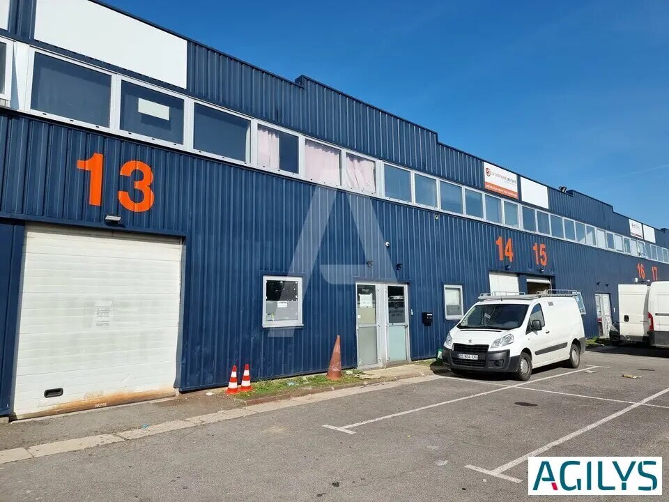 Light Industrial in Chilly-Mazarin to rent Building Photo- Image 1 of 13