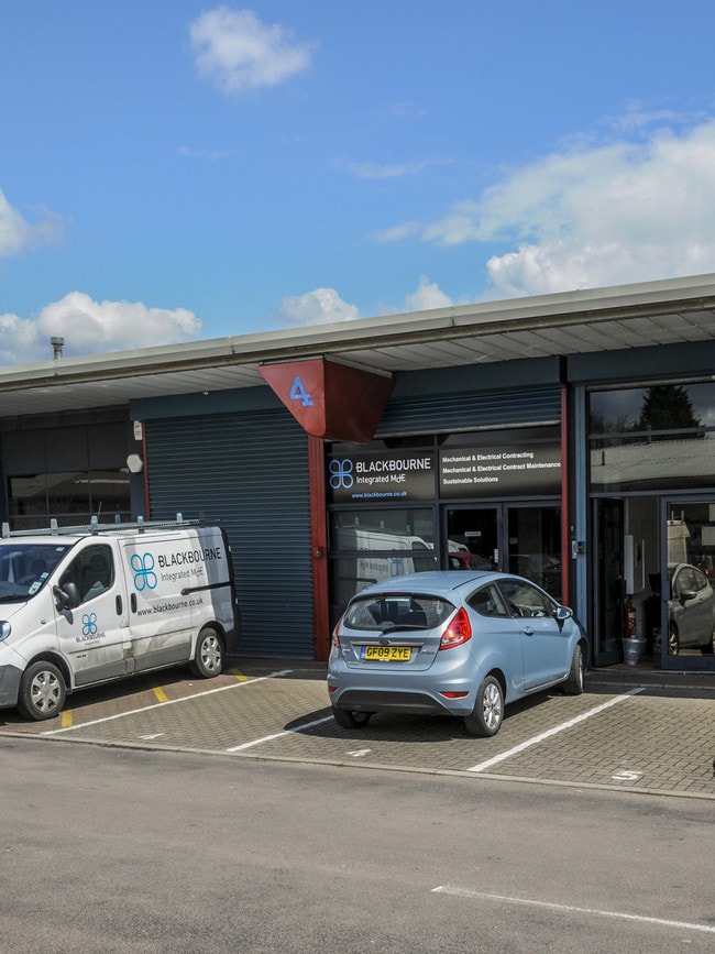 More details for Travellers Clos, North Mymms - Light Industrial to Rent