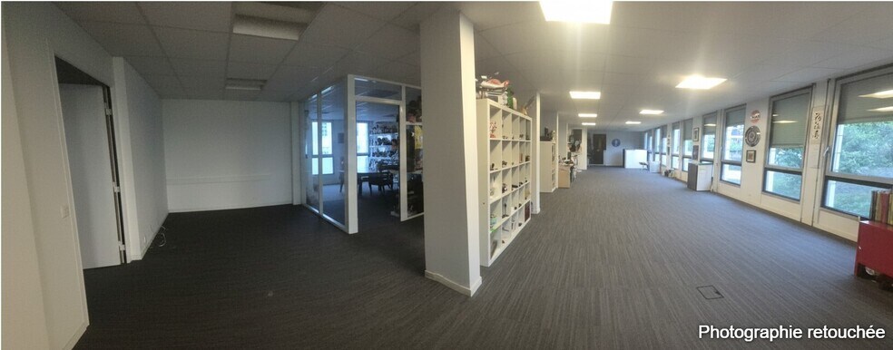 Office in Courbevoie to rent - Interior Photo - Image 3 of 7