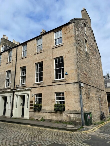 1 Hill St, Edinburgh to rent - Building Photo - Image 2 of 8