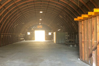 977 Lochbrae Rd, Sacramento, CA to rent Interior Photo- Image 1 of 1