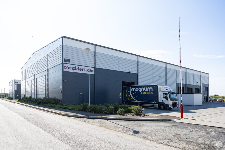 Roscommon Way, Canvey Island for sale - Primary Photo - Image 1 of 1