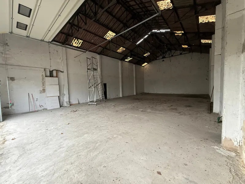 Vente Bureaux 1 170 m² - Photo 1