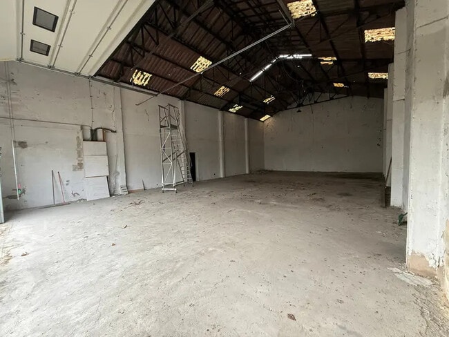 Vente Bureaux 1 170 m²