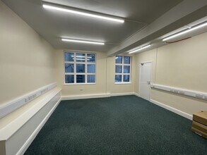 41-42 Cornmarket St, Oxford to rent Interior Photo- Image 2 of 3