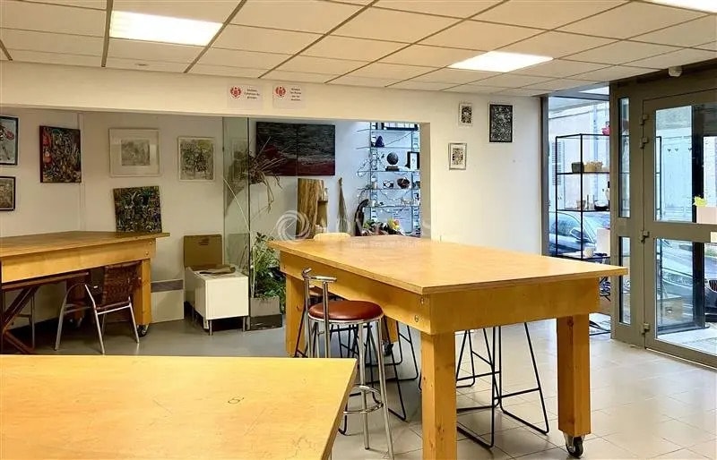 Location Commerce 176 m² - Photo 1