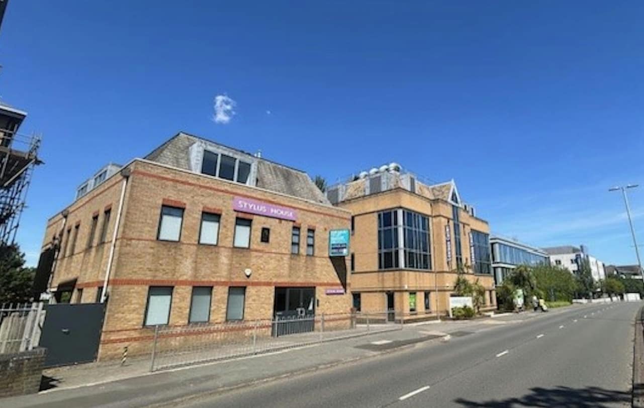 London Rd, Bracknell to rent Primary Photo- Image 1 of 2