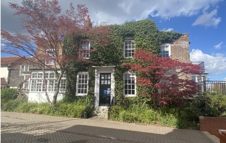 8 Lower Teddington Rd, Kingston Upon Thames to rent - Primary Photo - Image 1 of 1