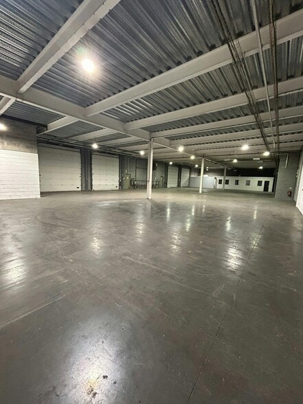 Knowles Ln, Bradford to rent - Building Photo - Image 2 of 7