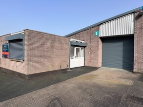 Hazelwell Rd, Birmingham to rent Building Photo- Image 1 of 10