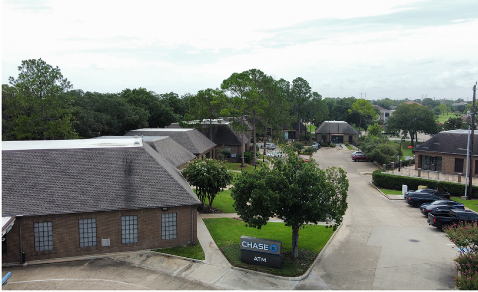 14021 Parkway Blvd, Sugar Land, TX for rent - Building Photo - Image 3 of 4