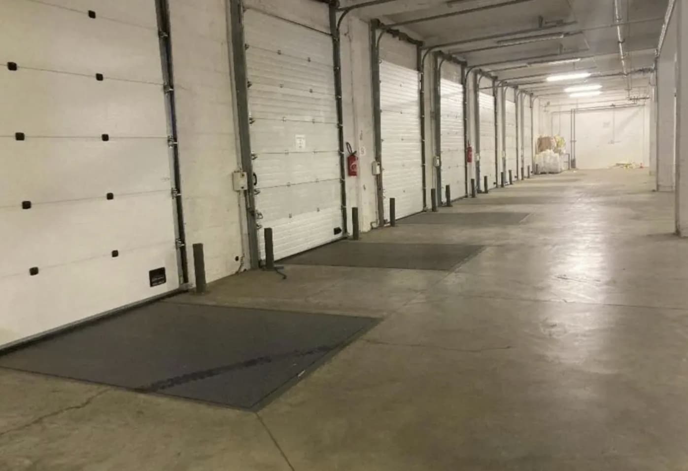 Office in Saint-Denis to rent Interior Photo- Image 1 of 2