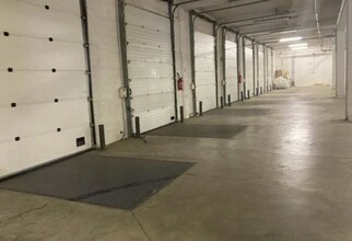 Office in Saint-Denis to rent Interior Photo- Image 1 of 2