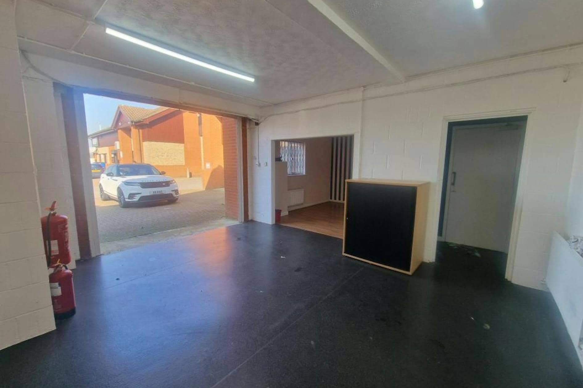 London Rd, Hook to rent Interior Photo- Image 1 of 5