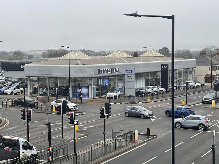 691 Prince Av, Westcliff On Sea to rent Building Photo- Image 1 of 3