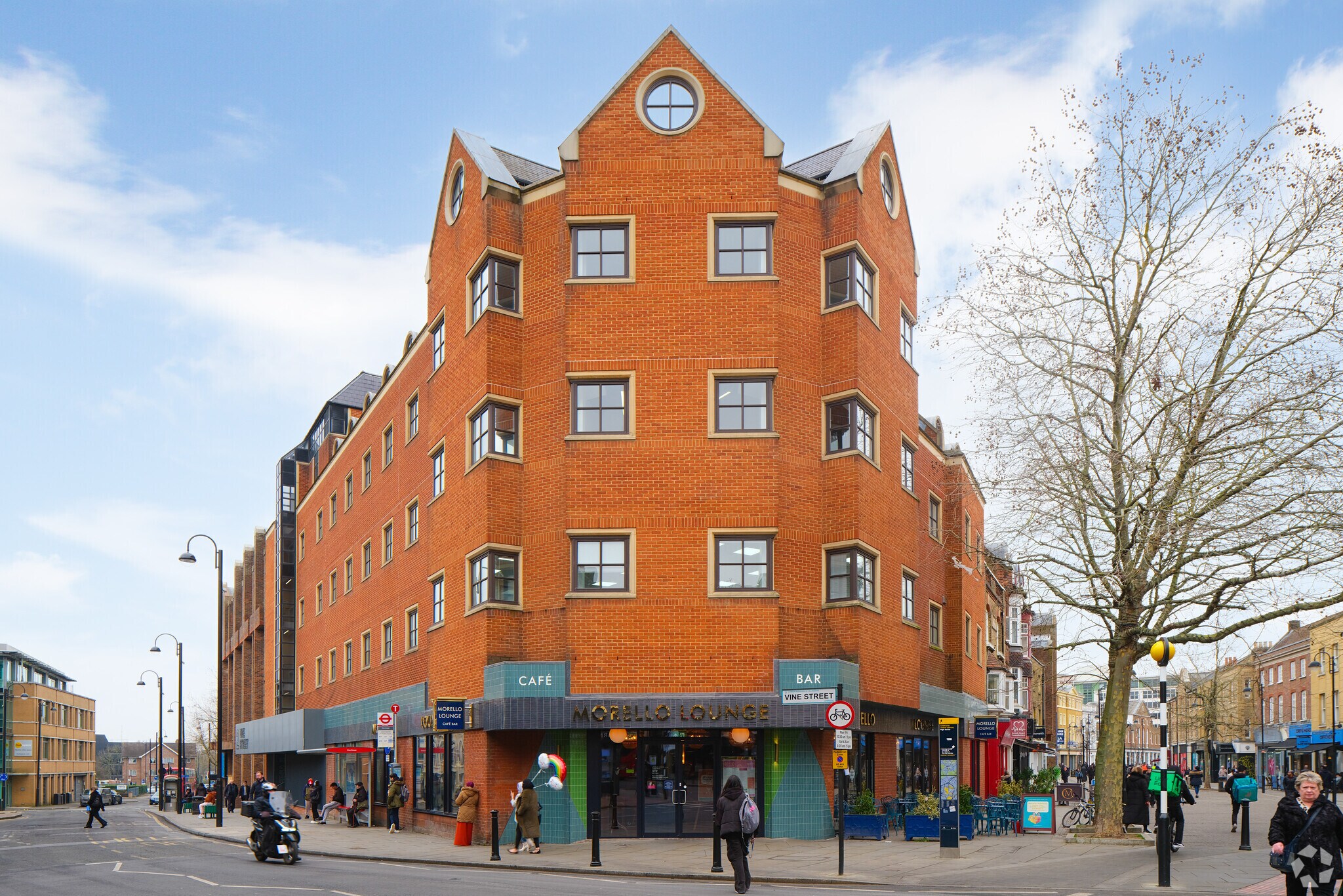 2 Vine St, Uxbridge for sale Primary Photo- Image 1 of 38