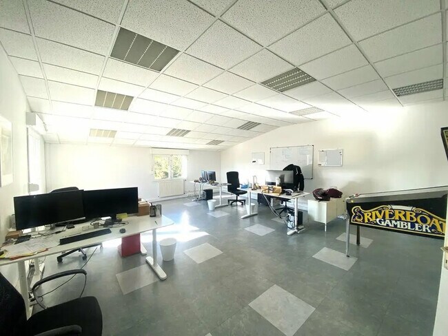 Location Bureaux 100 m²