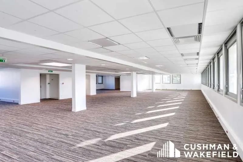 11 Avenue Morane Saulnier, Vélizy-Villacoublay to rent Interior Photo- Image 1 of 2