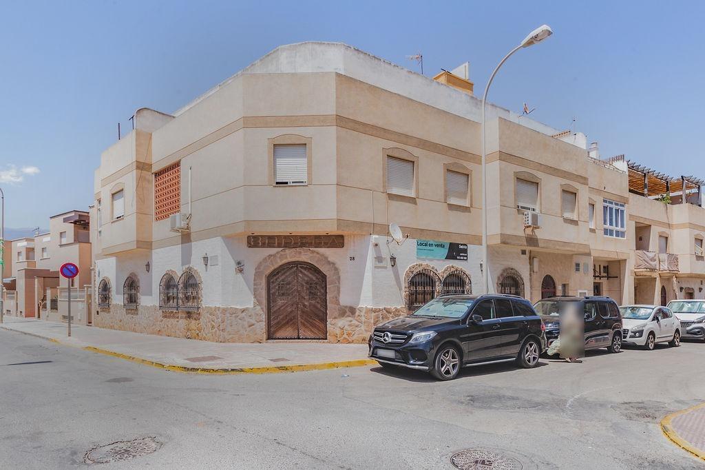 Retail in El Ejido, Almería for sale Primary Photo- Image 1 of 16