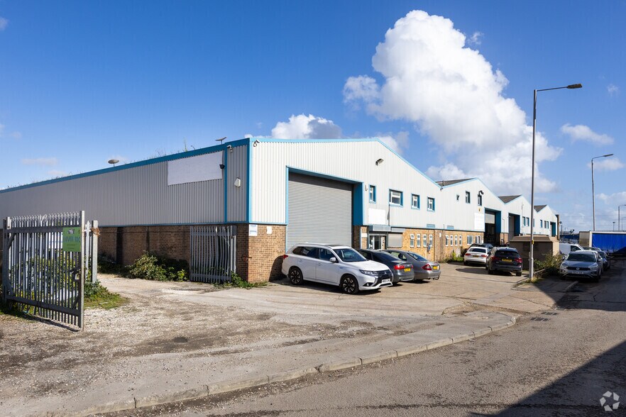 Manor Way, Swanscombe for sale - Primary Photo - Image 1 of 1