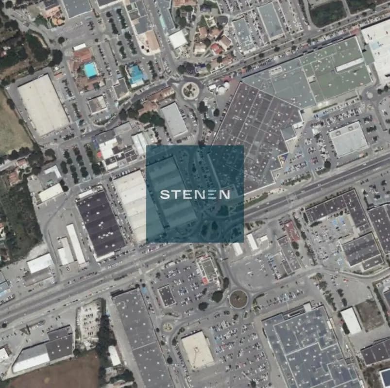 Location Commerce 720 m² - Photo 1
