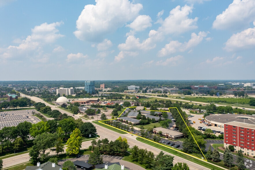 27650-27652 Franklin Rd, Southfield, MI to rent - Aerial - Image 3 of 44