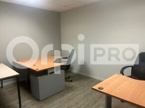 Office in Gleizé to rent Interior Photo- Image 2 of 5