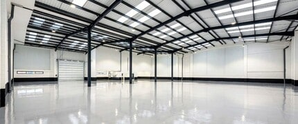 Alpine Way, London to rent Interior Photo- Image 1 of 3