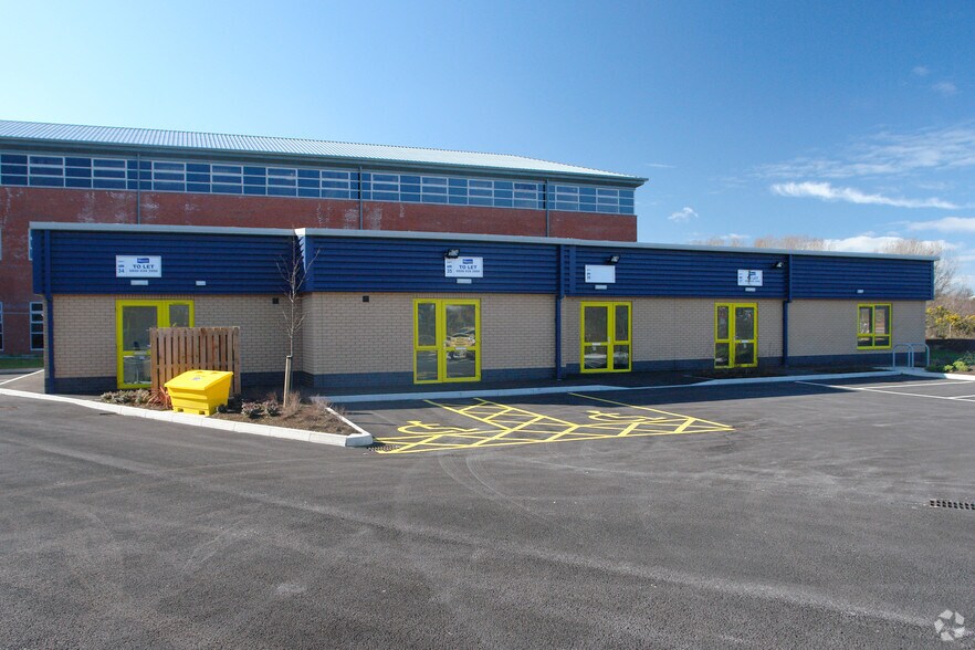 North Rd, Ellesmere Port for sale - Primary Photo - Image 1 of 1