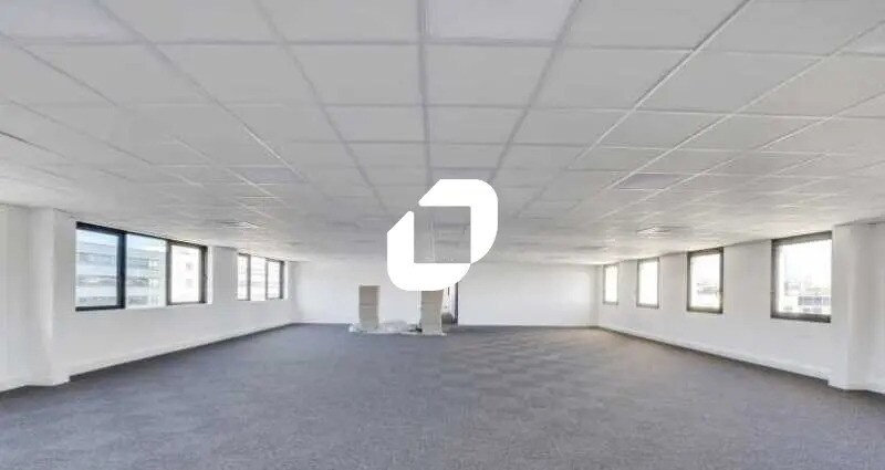 Light Industrial in Clichy to rent Interior Photo- Image 1 of 13