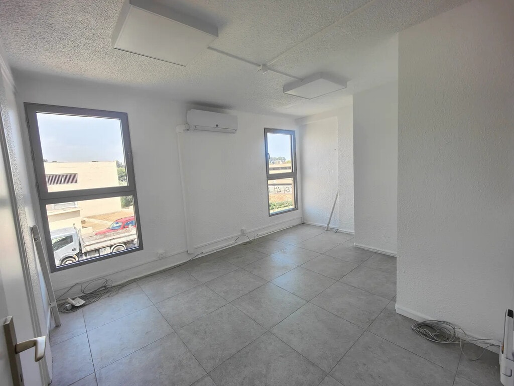 Location Bureaux 45 m² - Photo 1