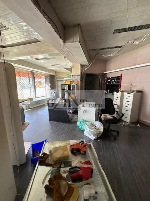 Location Commerce 170 m² - Photo 1