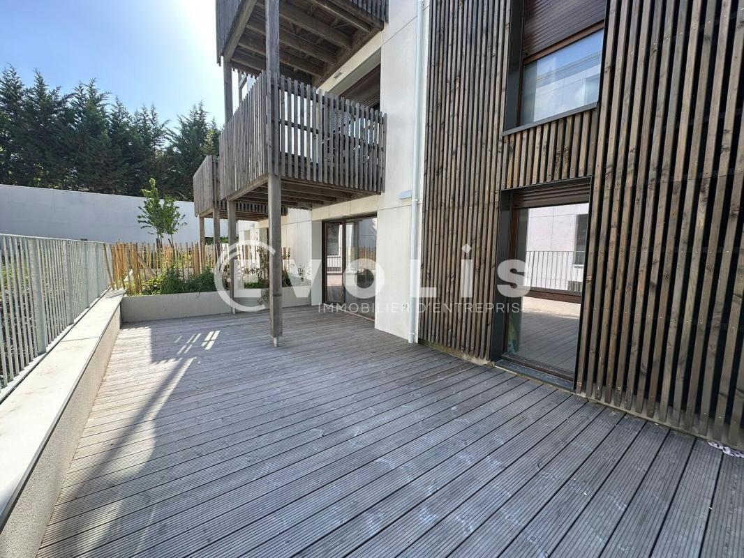 Office in Villejuif for sale Building Photo- Image 1 of 11