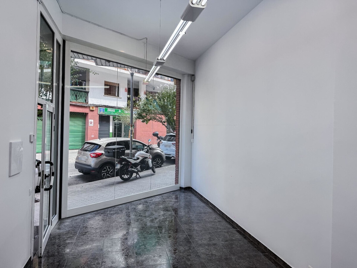 Badalona, BAR 08914 - Unit 1 - - Interior Photo - Image 2 of 10