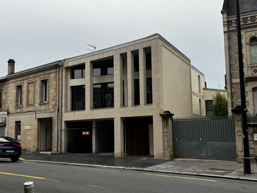 Vente Bureaux 123 m² à 198 m² - Photo 1