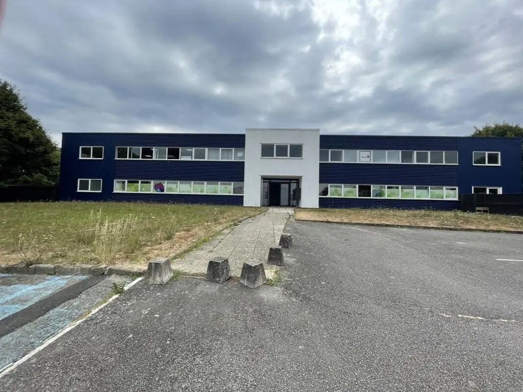 1 Rue Léon Gaumont, Orvault to rent Building Photo- Image 1 of 7