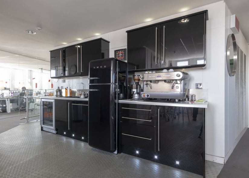 Montpellier Dr, Cheltenham for sale - Interior Photo - Image 2 of 15