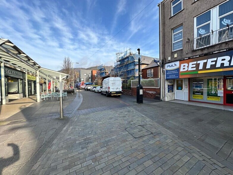 56 Station Rd, Port Talbot to rent - Building Photo - Image 2 of 2