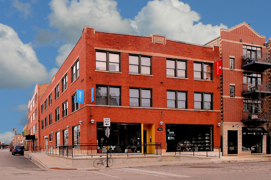 1052 W Fulton St, Chicago, IL for rent - Building Photo - Image 1 of 18