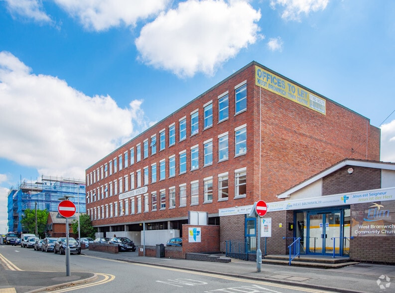 Victoria St, West Bromwich to rent - Building Photo - Image 3 of 12