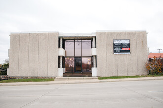 10721 W Capitol Dr, Milwaukee, WI for rent Building Photo- Image 1 of 10