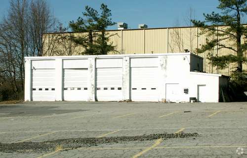 1611 Ellsworth Industrial Dr, Atlanta, GA for sale - Building Photo - Image 2 of 4