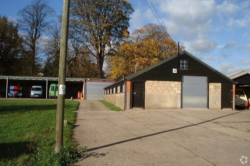 Pinkneys Grn, Maidenhead for sale Primary Photo- Image 1 of 1