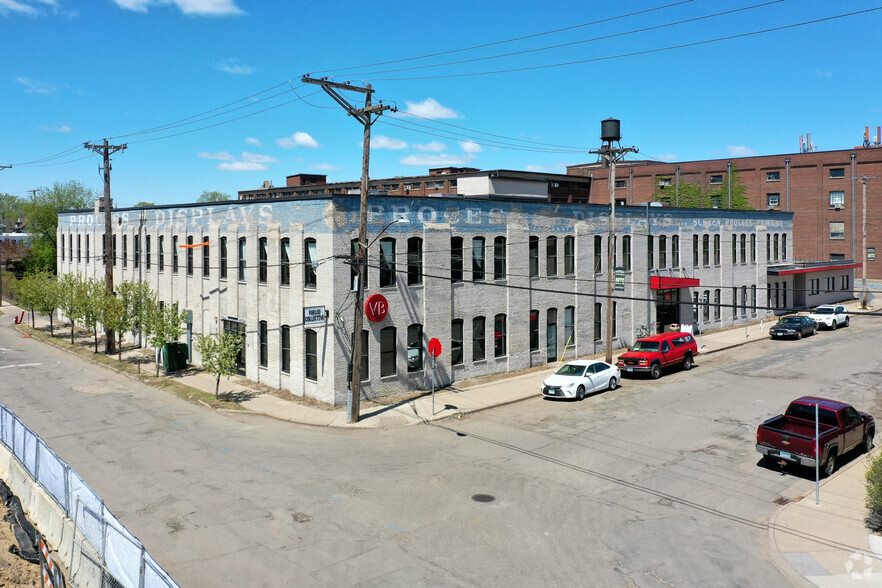 1400 NE Van Buren St, Minneapolis, MN for rent - Building Photo - Image 1 of 1