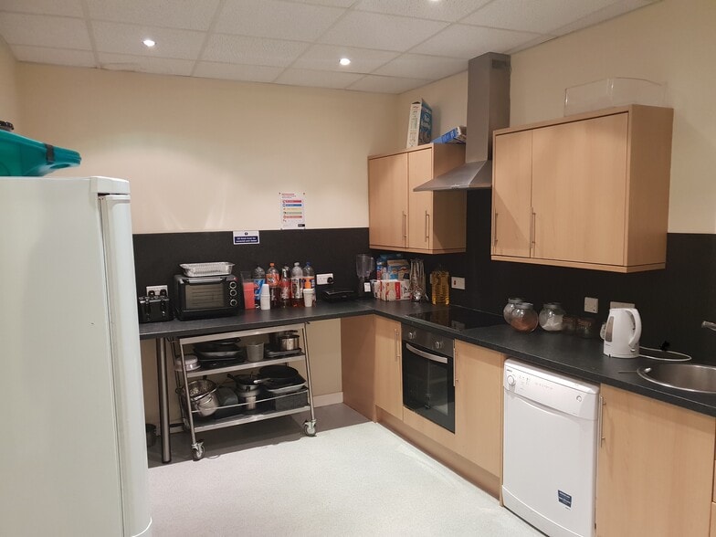 43 John Finnie St, Kilmarnock for sale - Building Photo - Image 3 of 6